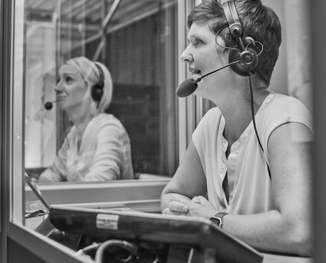 Sabine Kreuzpaintner and Martina Theimer in an interpreting booth